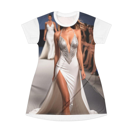 Chic Polyester T-Shirt Dress: Fashionista Runway Style