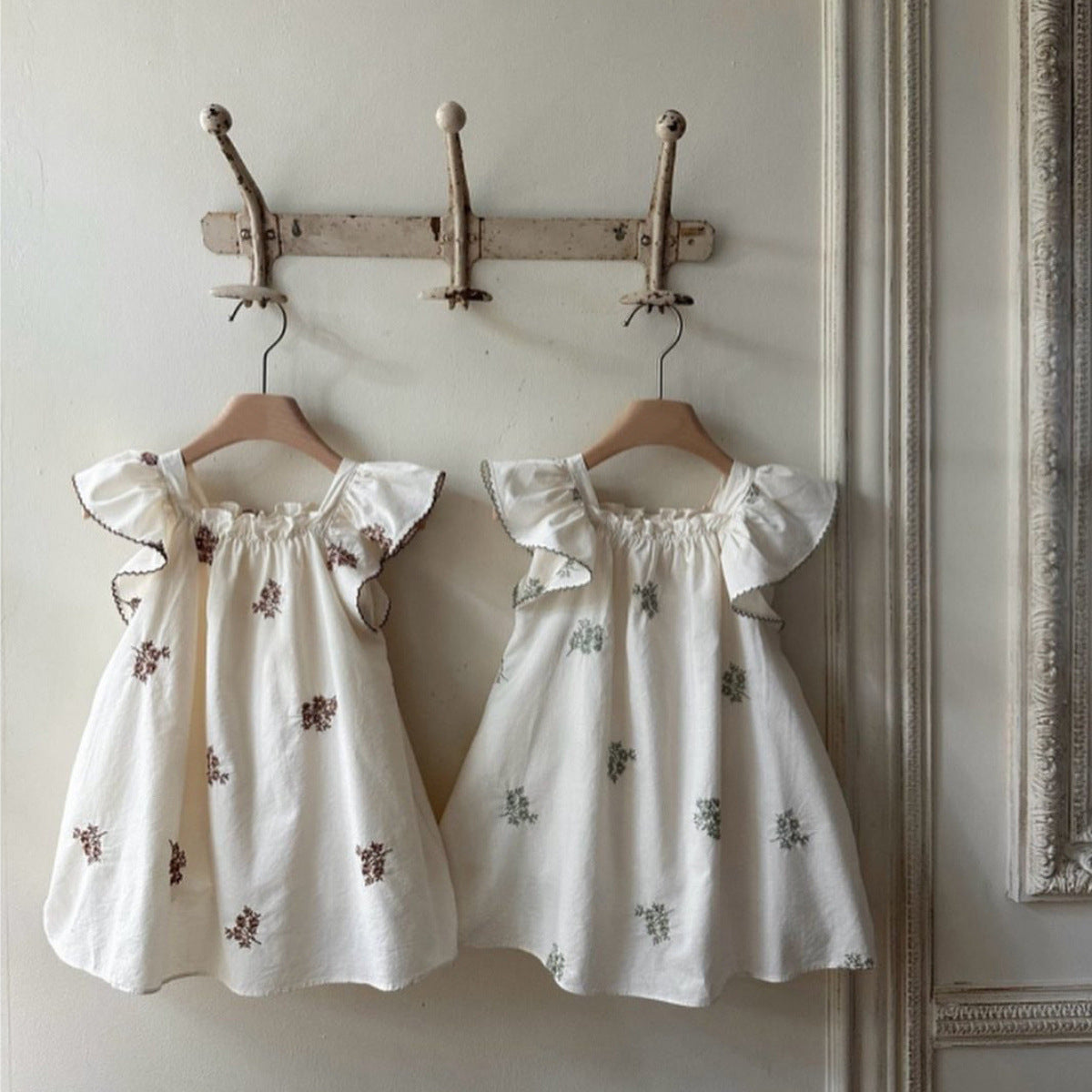 Summer Hot Selling Baby Kids Girls Fly Sleeves Flowers Pattern Embroidered Princess Dress